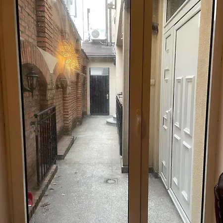 Cozy Near St Sava Temple Apartment